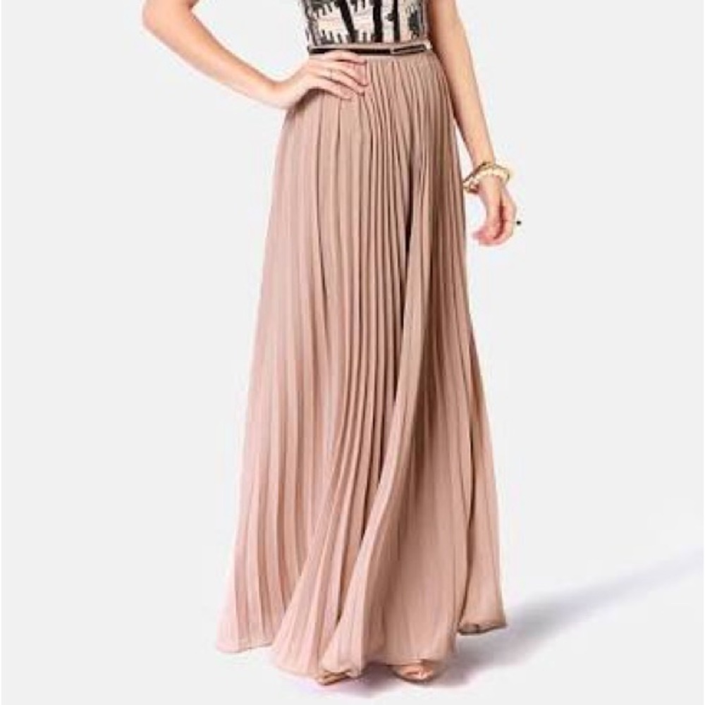Elegant Pleated Women's Skirt in Taupe